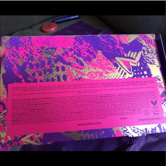 NIB Tarte Dare To Live Eye Set Eyeshadow Make Up - Picture 14 of 15